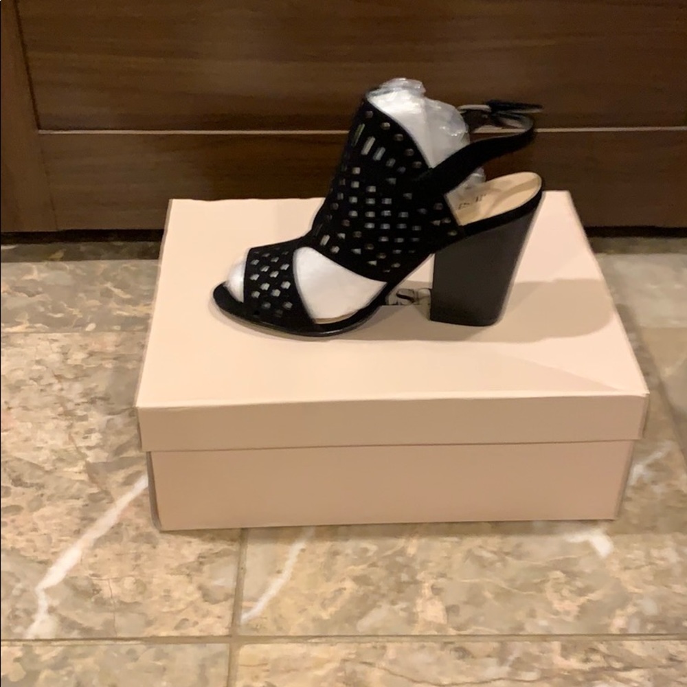 Open toe and heel shoes